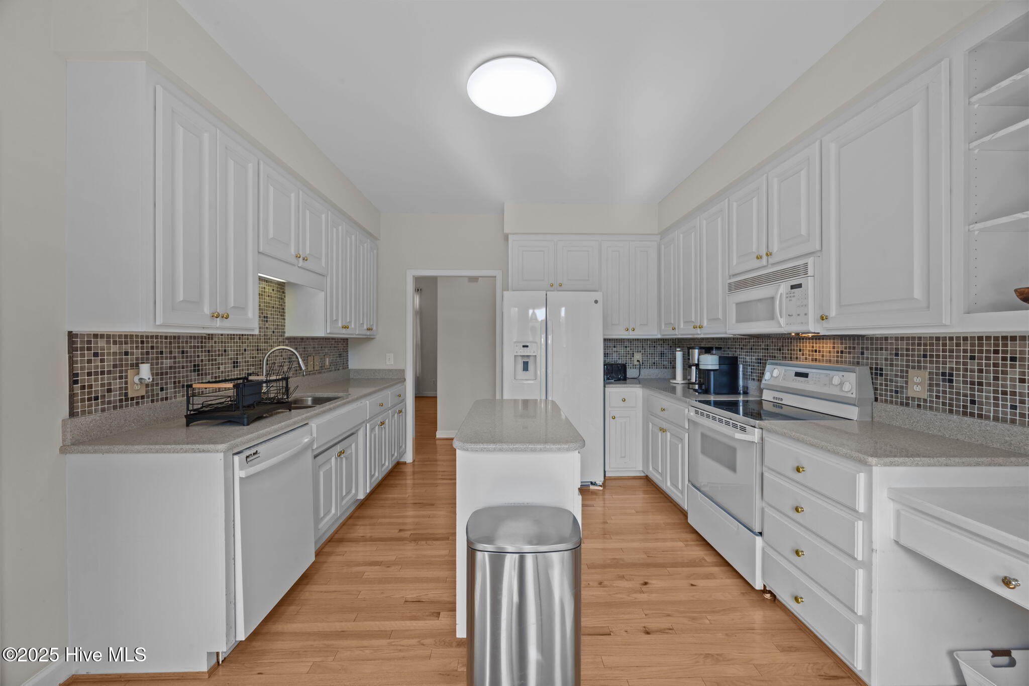 906 Runaway Bay