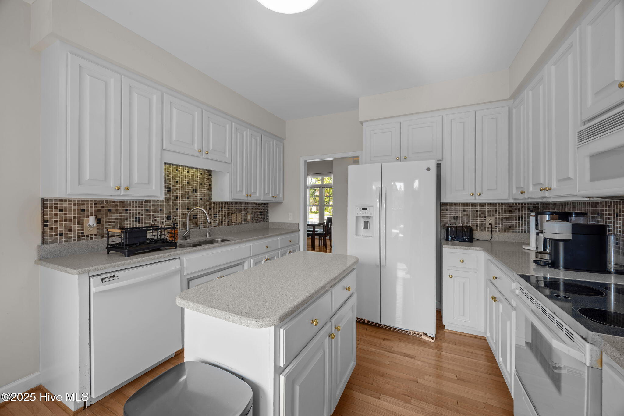 906 Runaway Bay