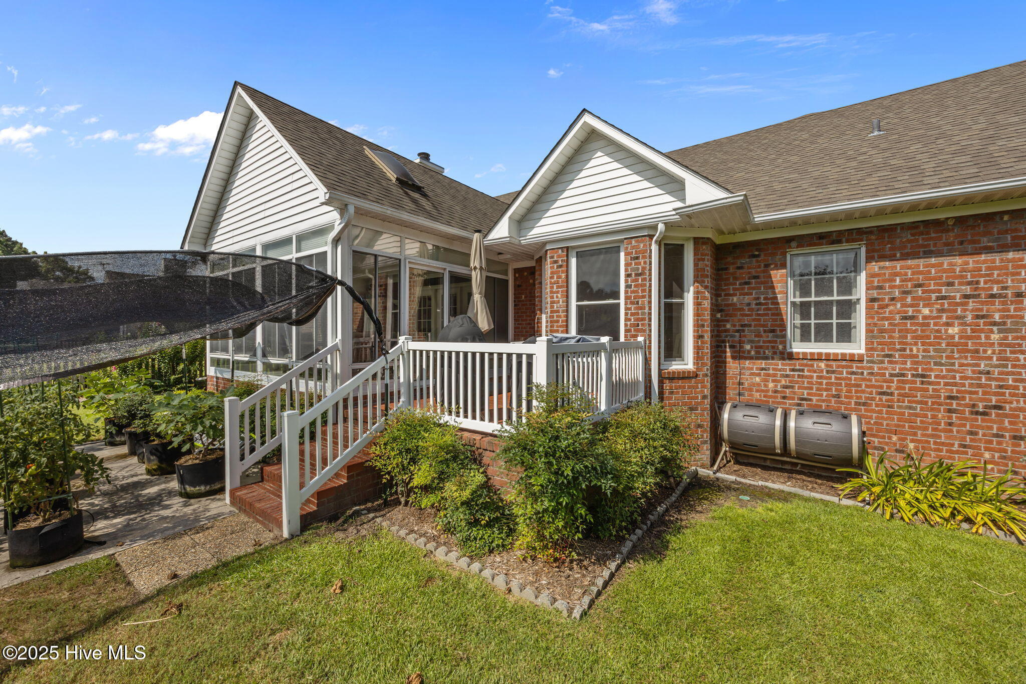 906 Runaway Bay