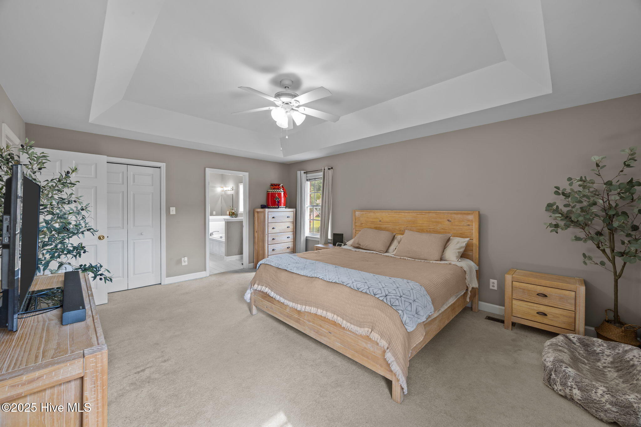 906 Runaway Bay