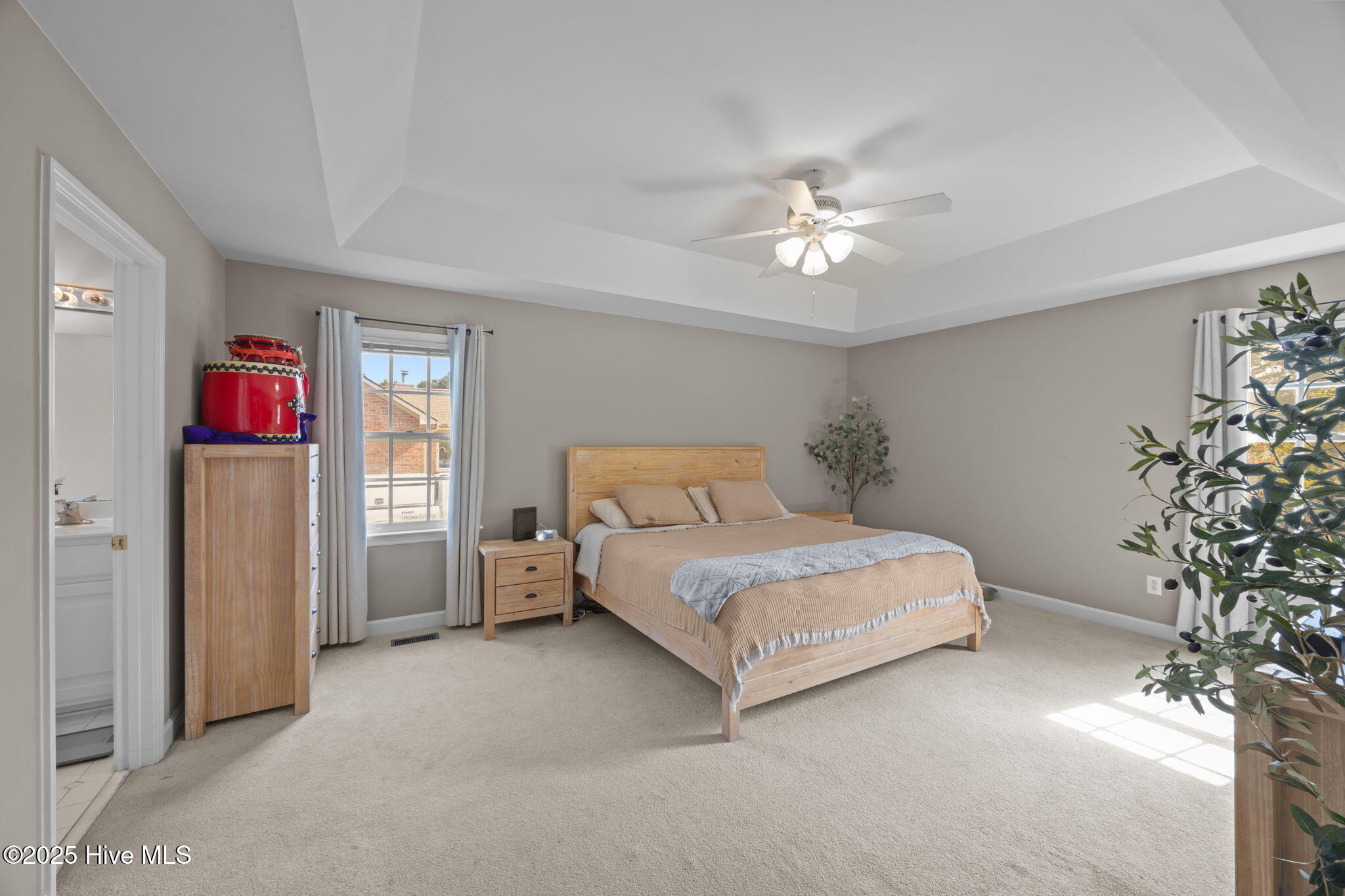 906 Runaway Bay