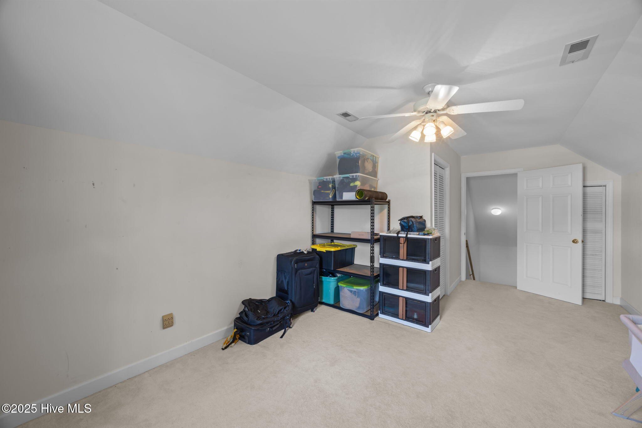 906 Runaway Bay