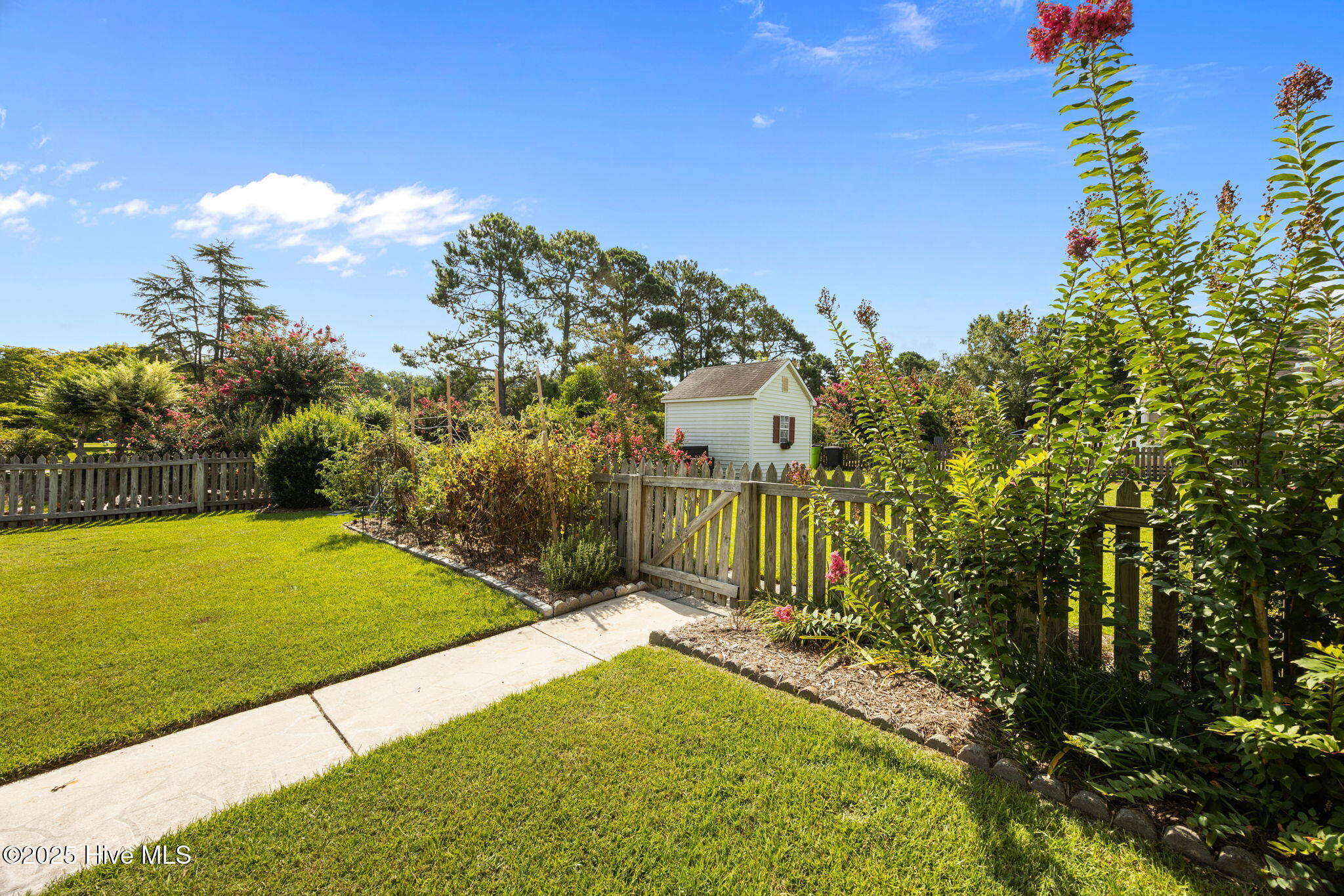 906 Runaway Bay