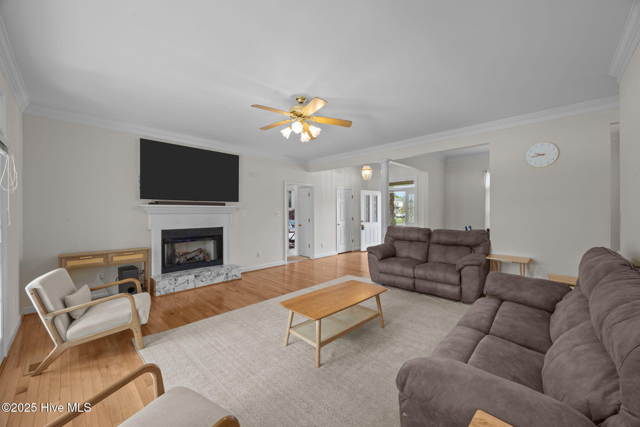 906 Runaway Bay