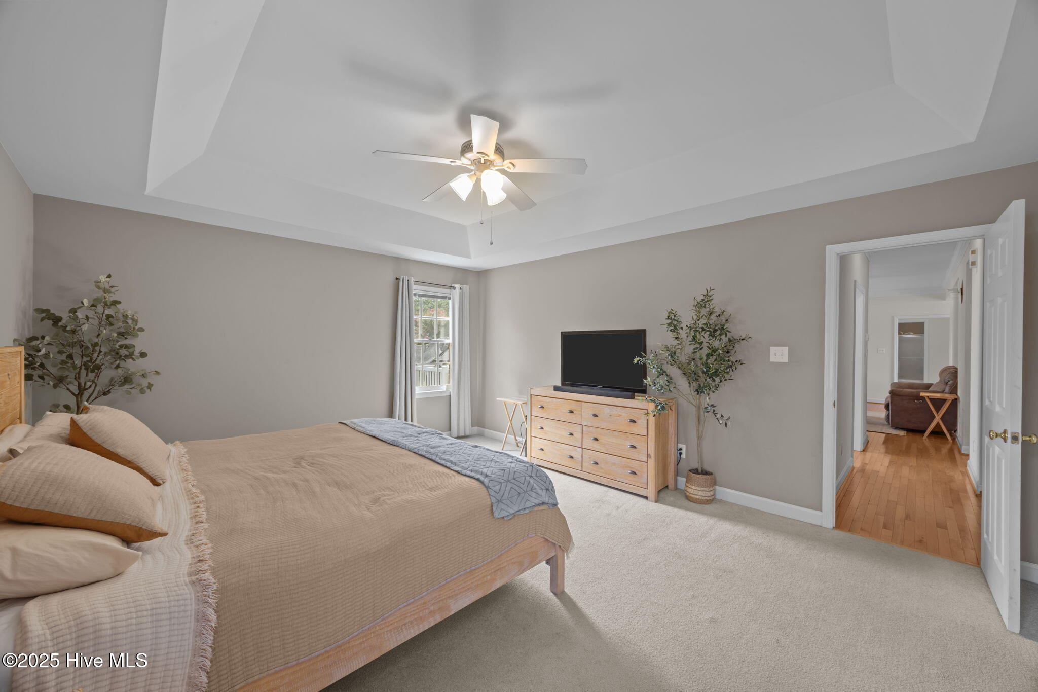 906 Runaway Bay