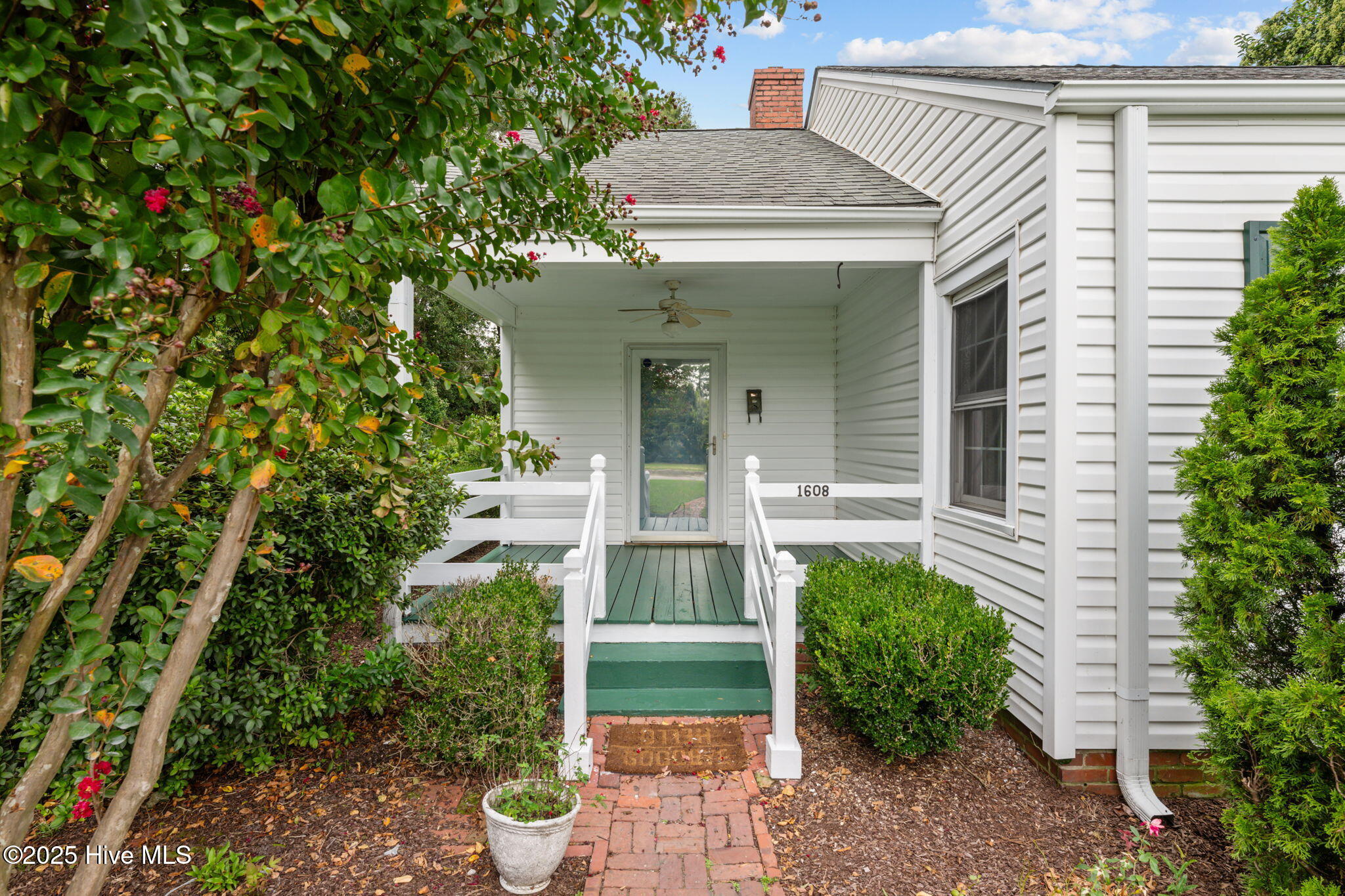 1608 Queen Anne Lane