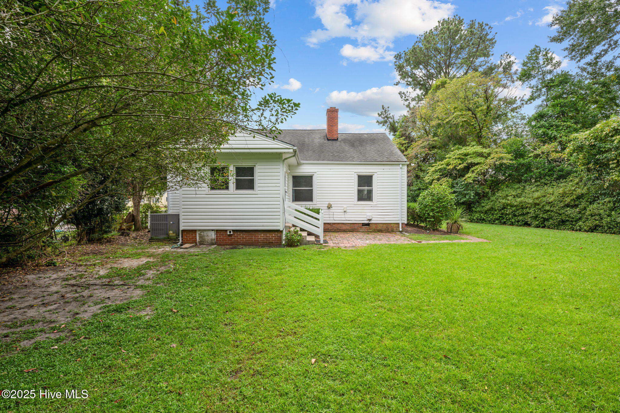 1608 Queen Anne Lane