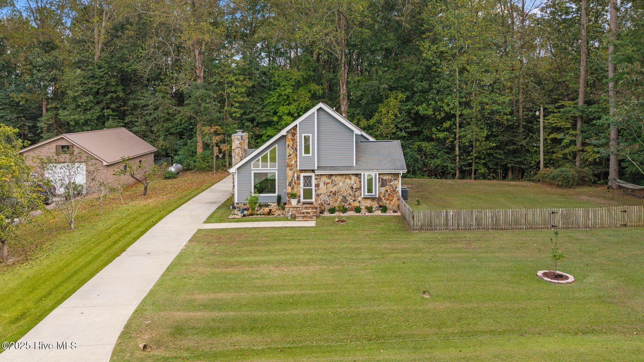 102 Spring Ridge Court