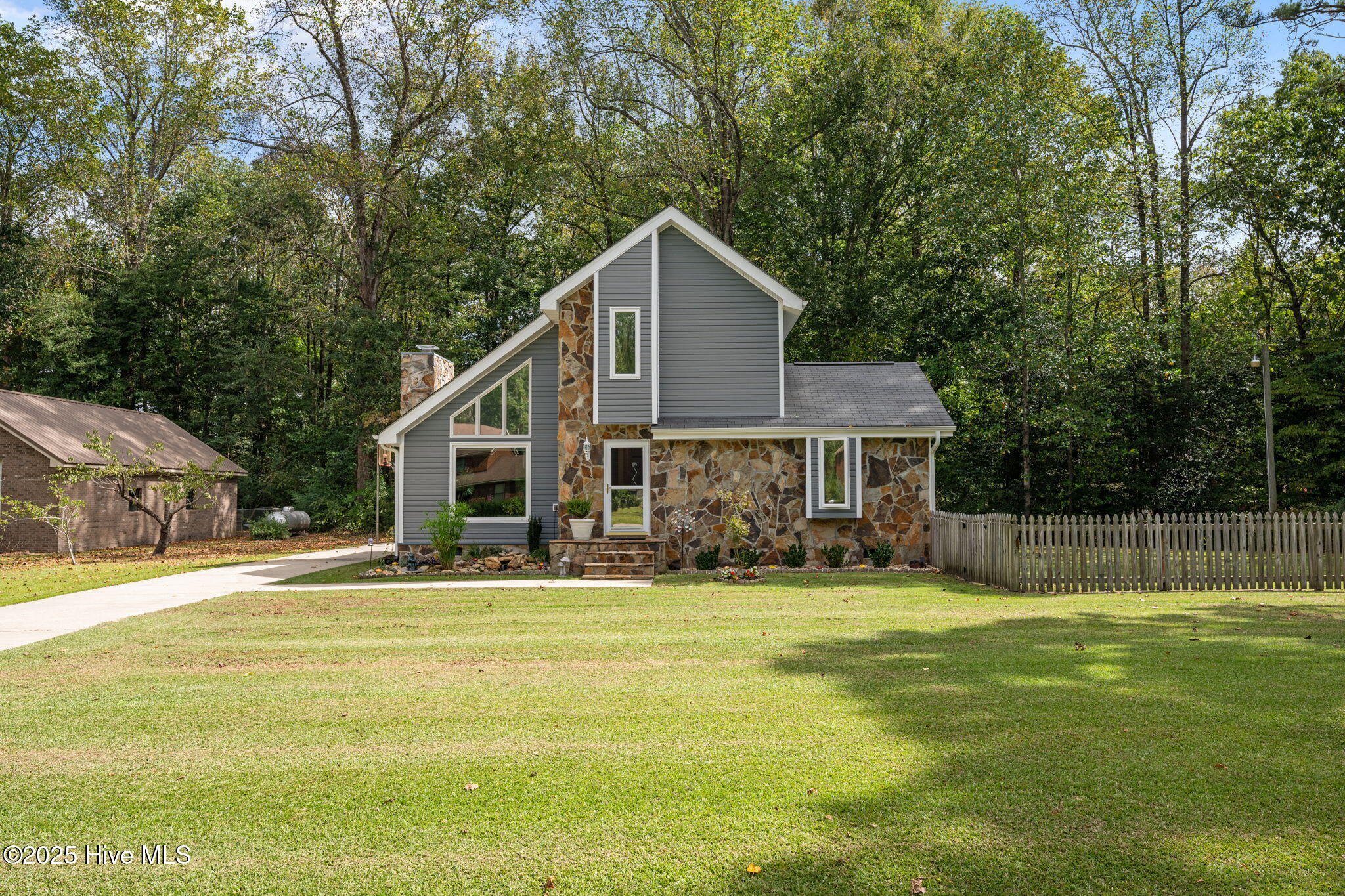 102 Spring Ridge Court