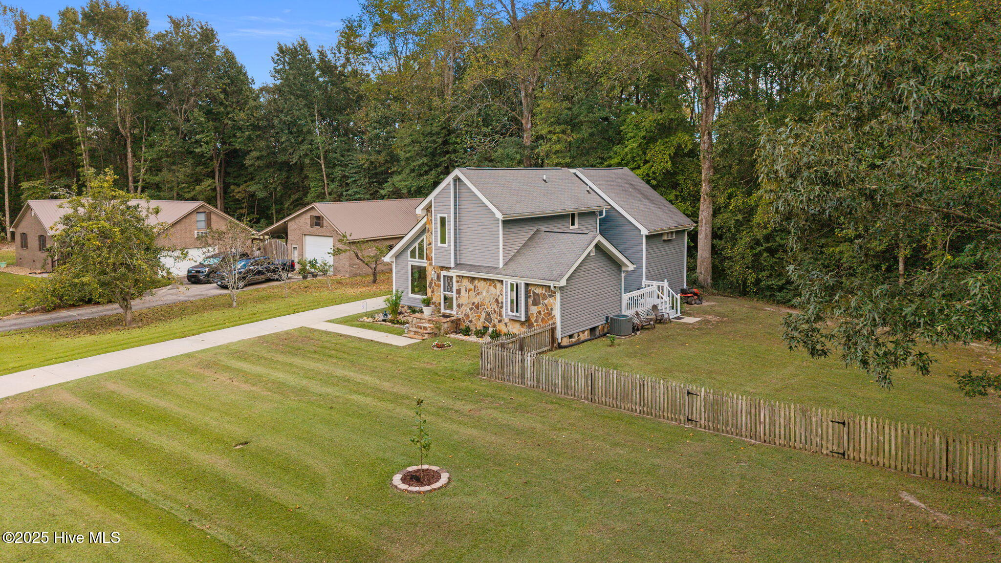 102 Spring Ridge Court