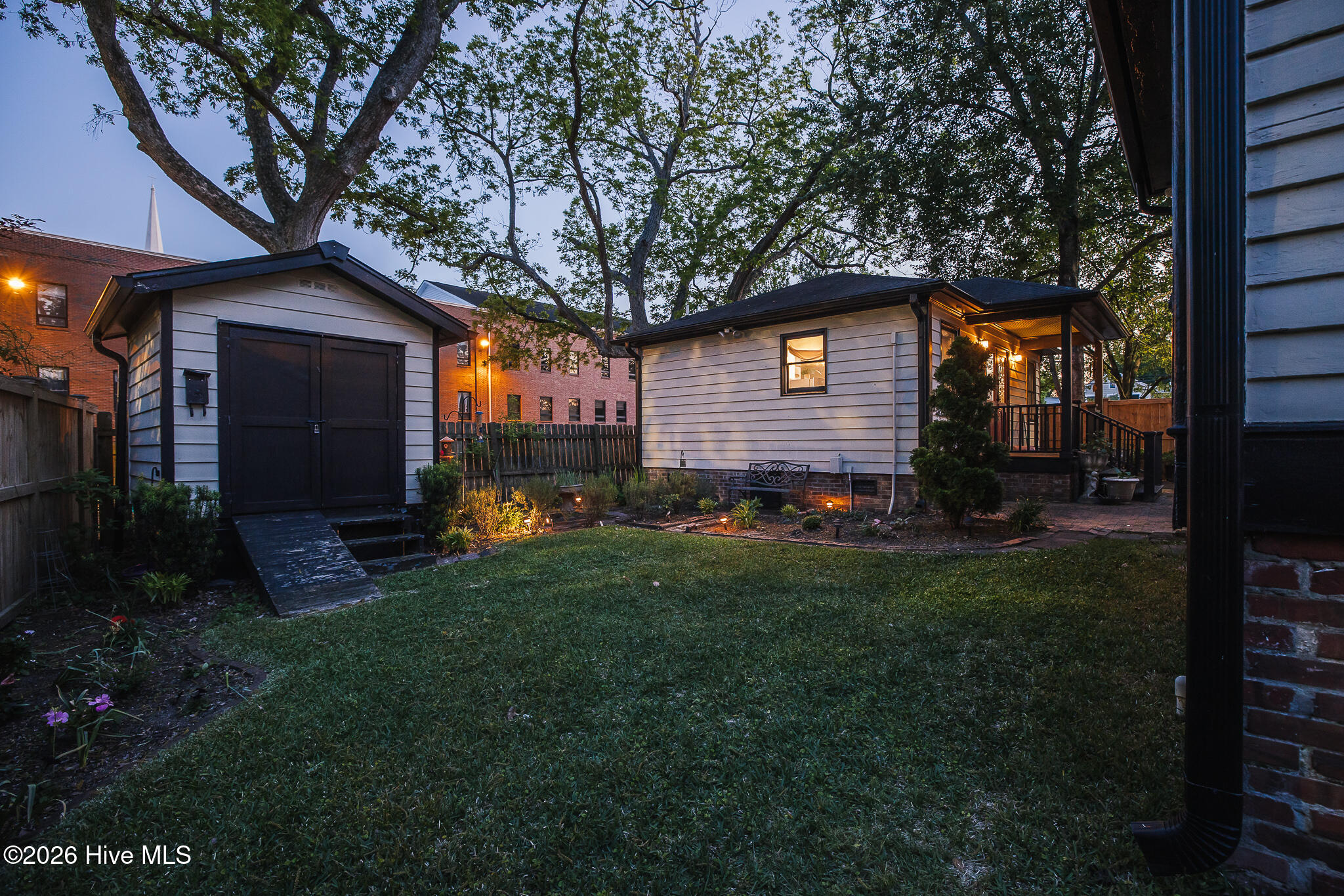615 New Street