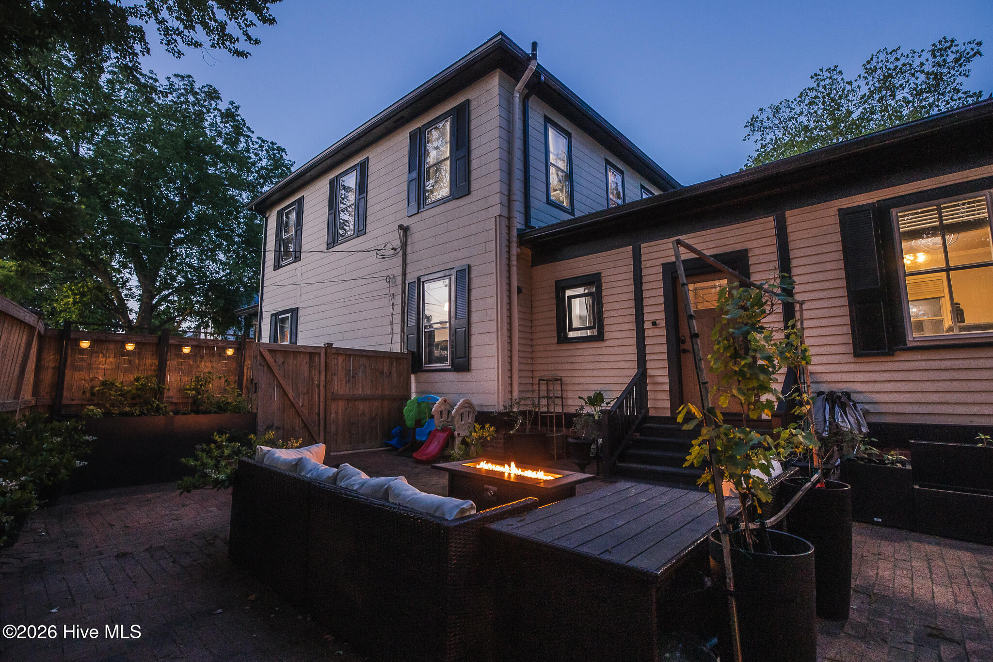 615 New Street