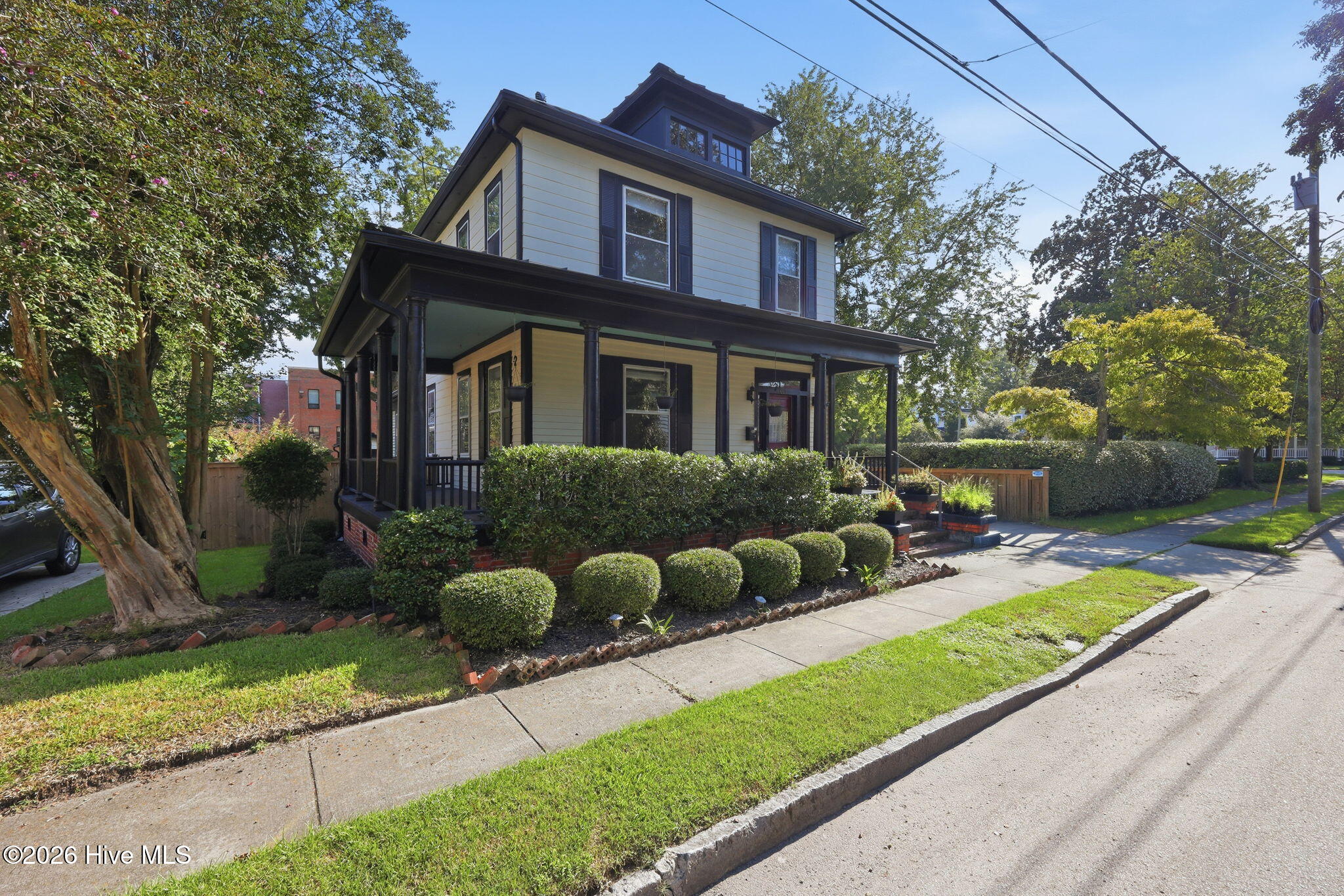 615 New Street