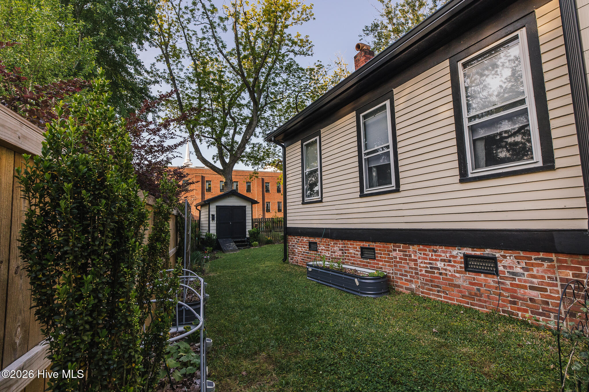 615 New Street