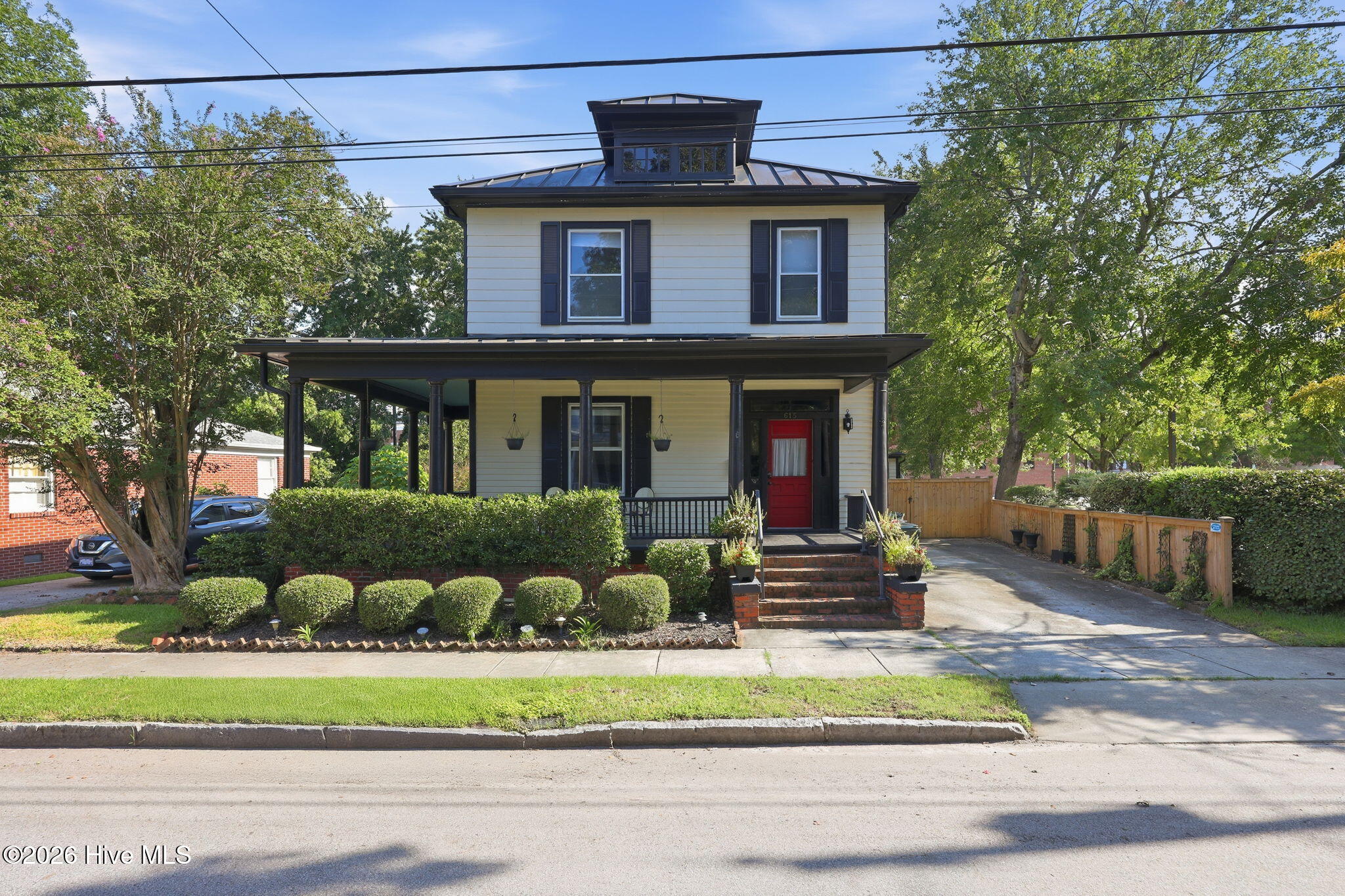 615 New Street