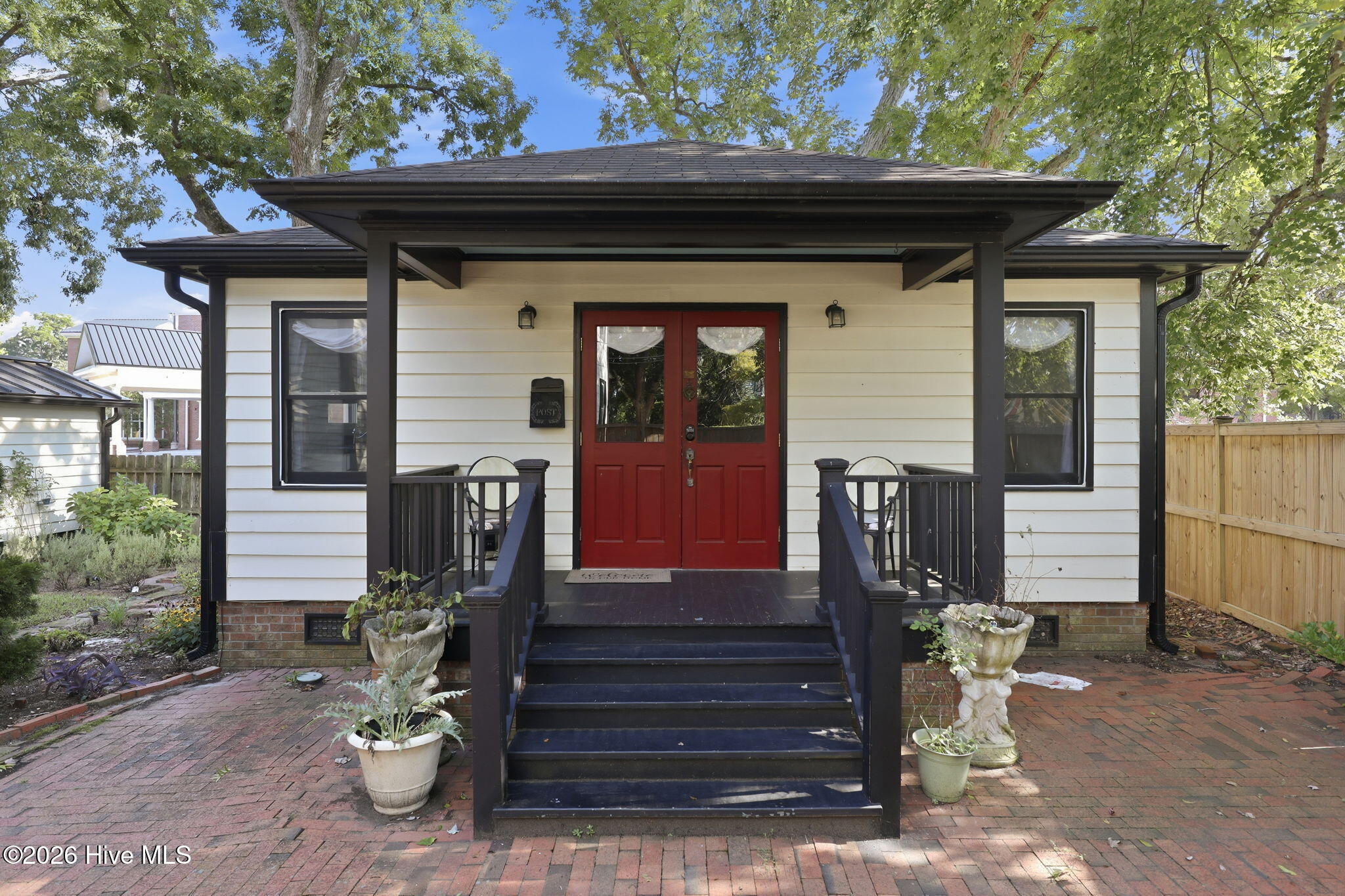 615 New Street