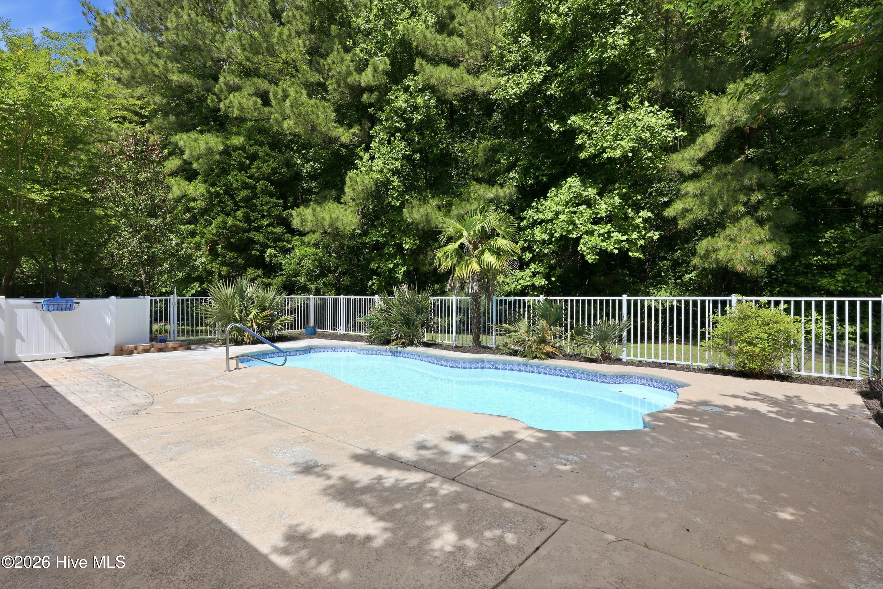320 Neuchatel Road