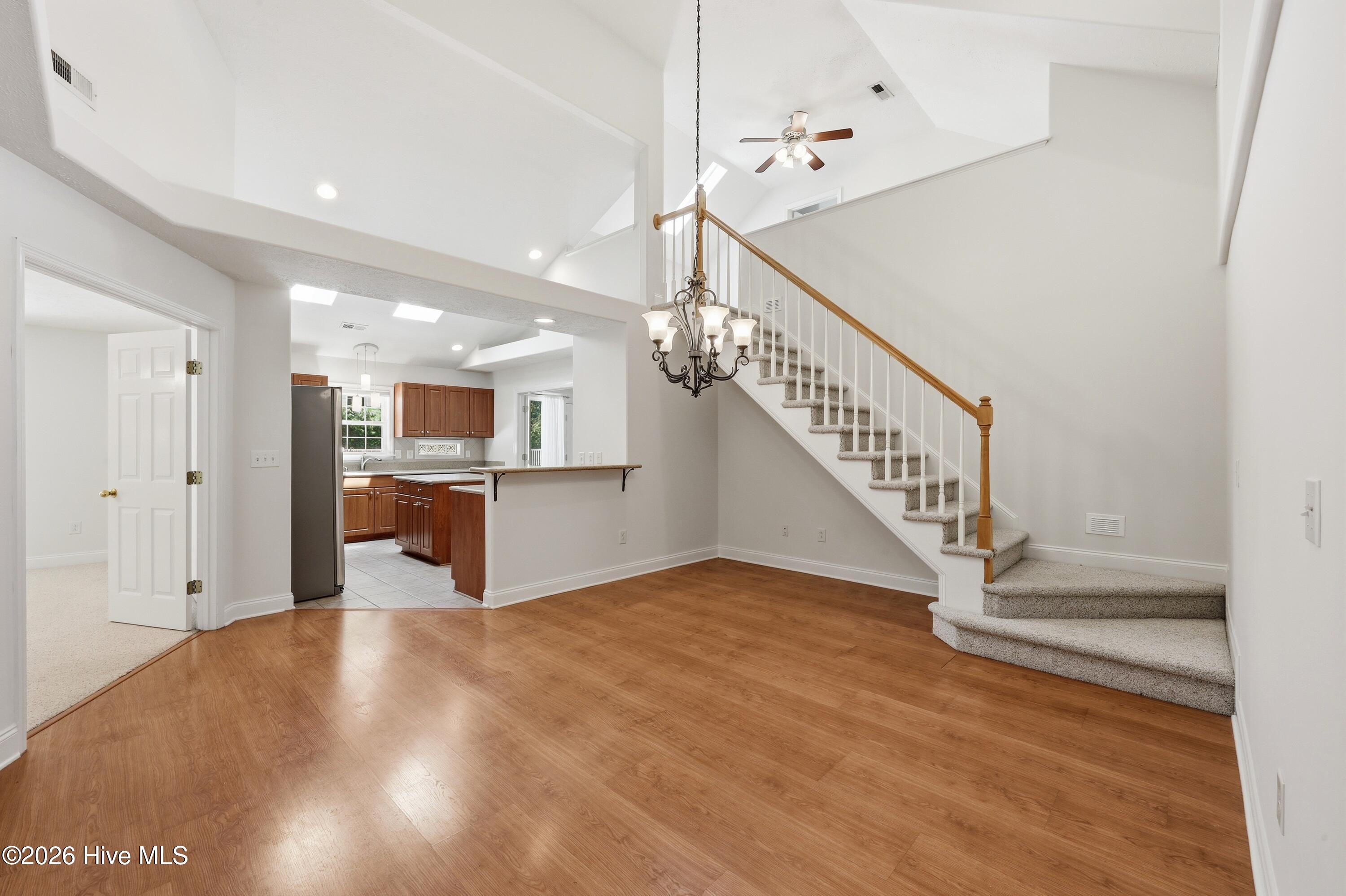 320 Neuchatel Road