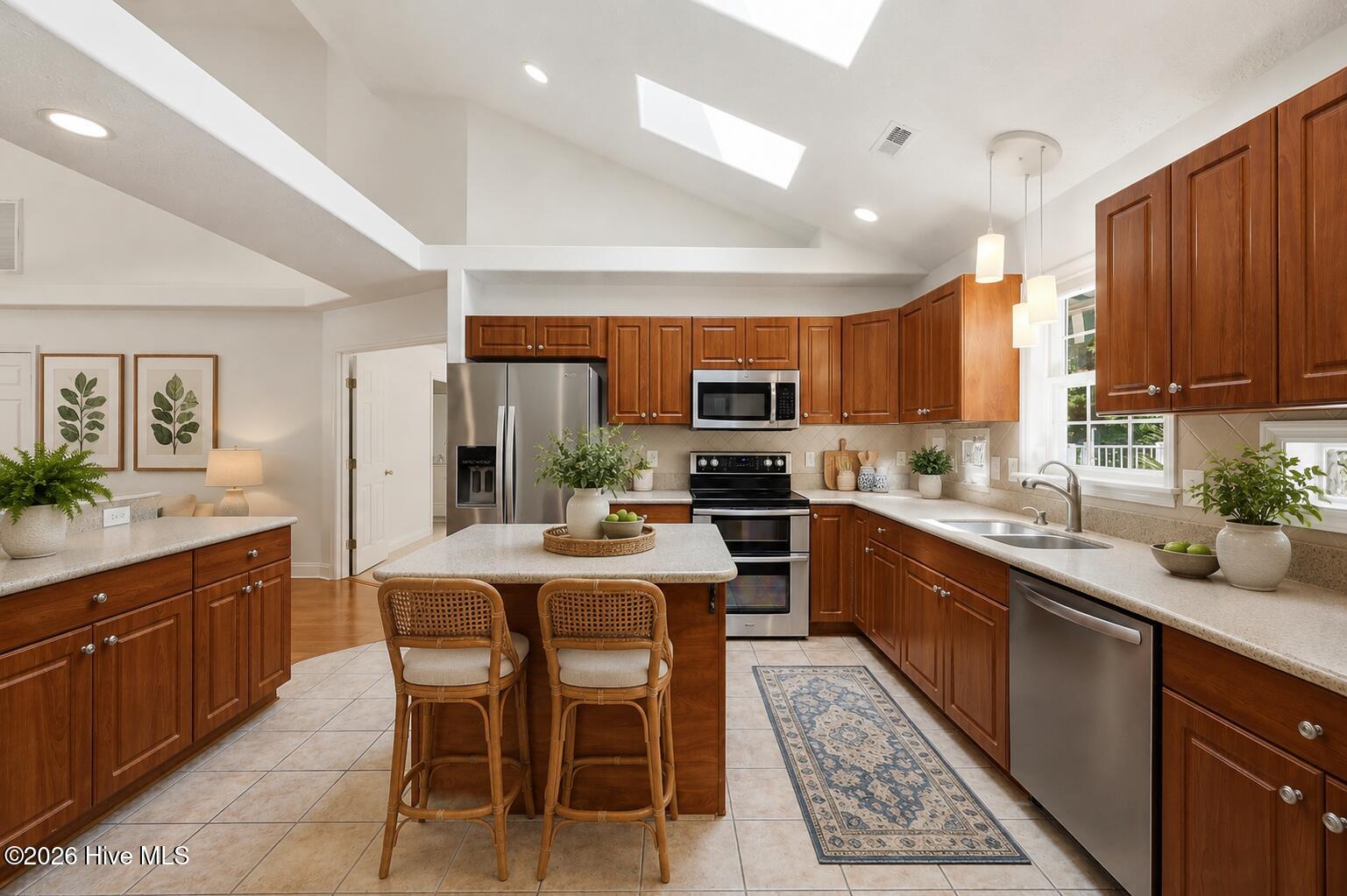 320 Neuchatel Road