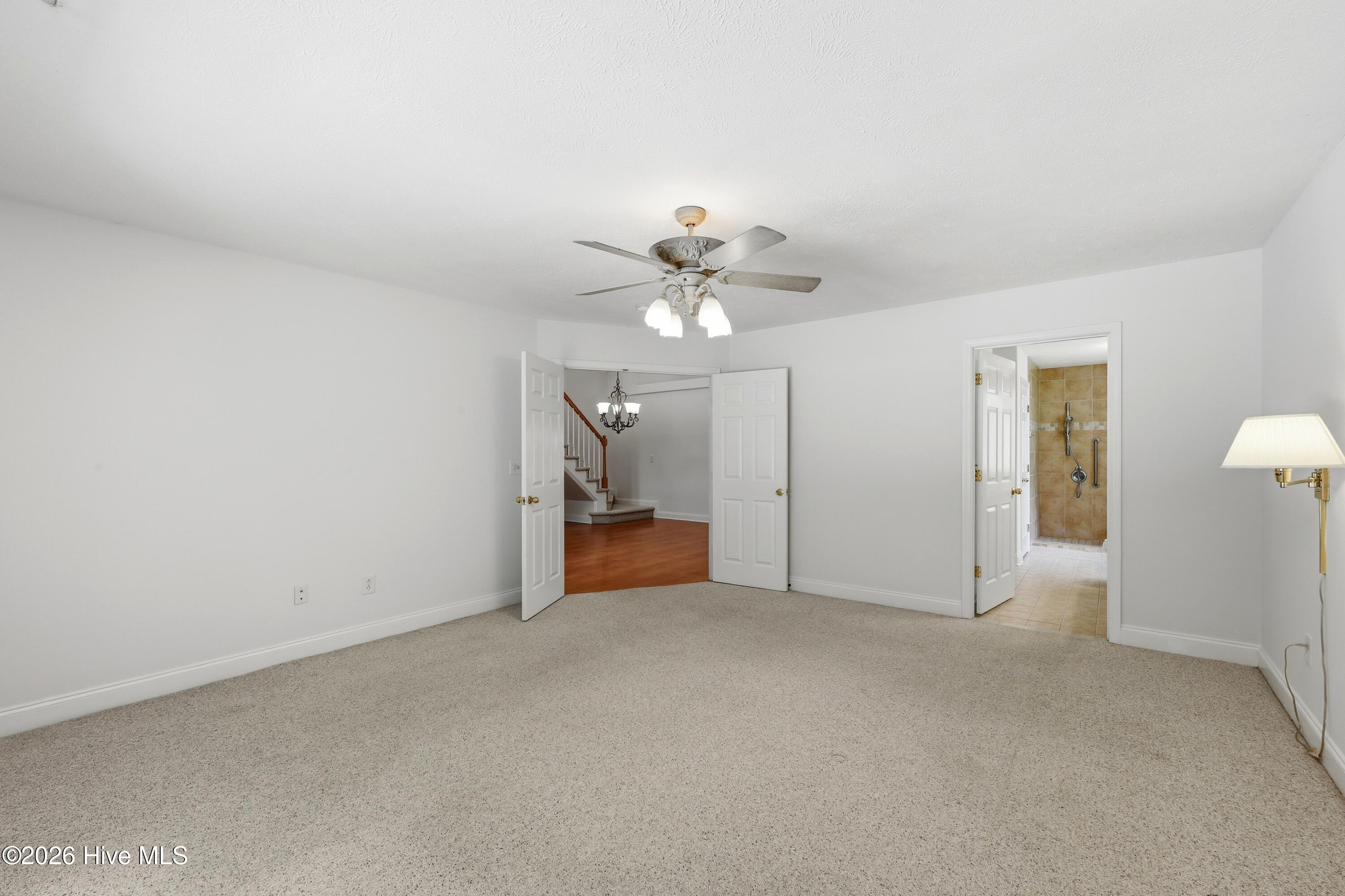 320 Neuchatel Road