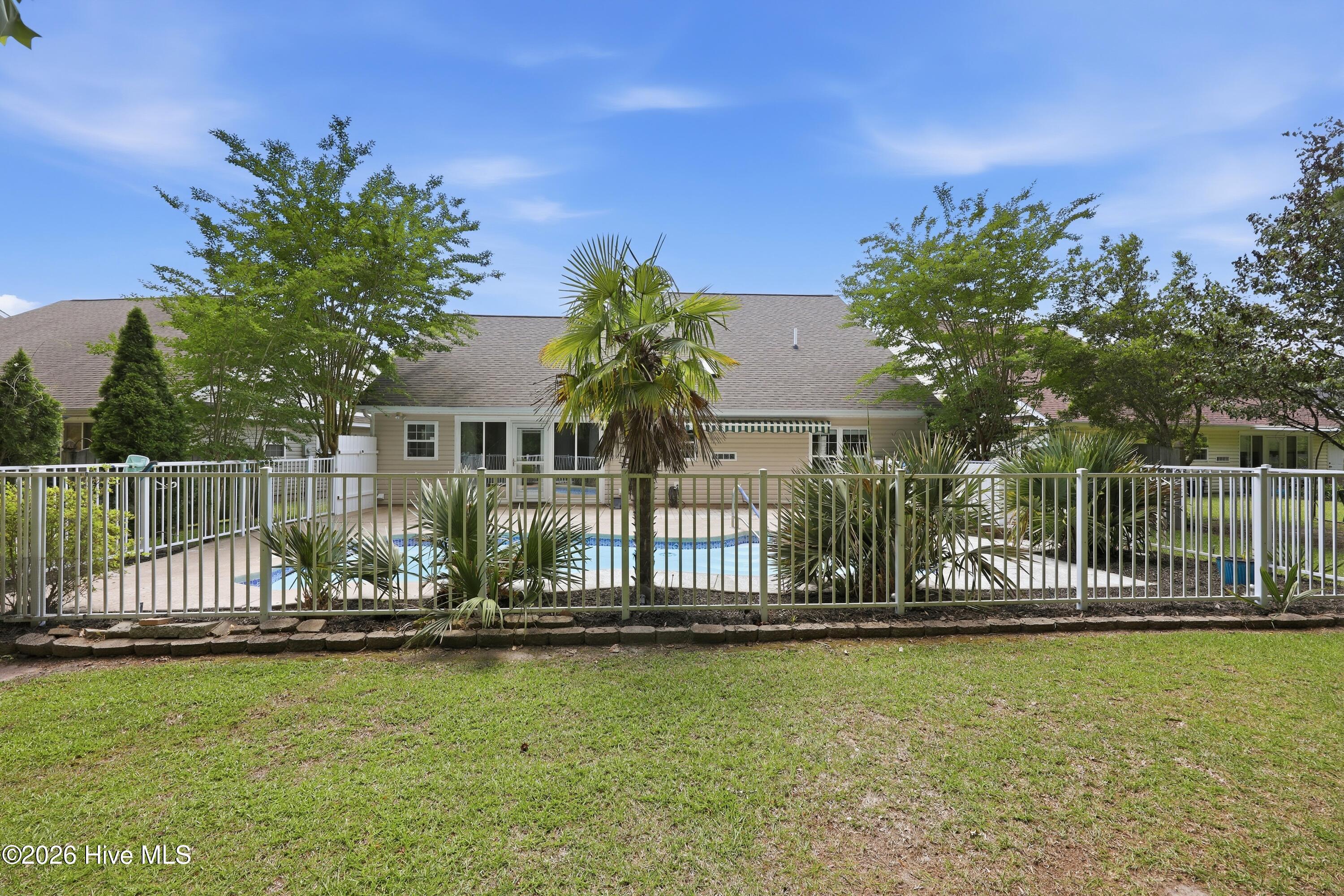 320 Neuchatel Road