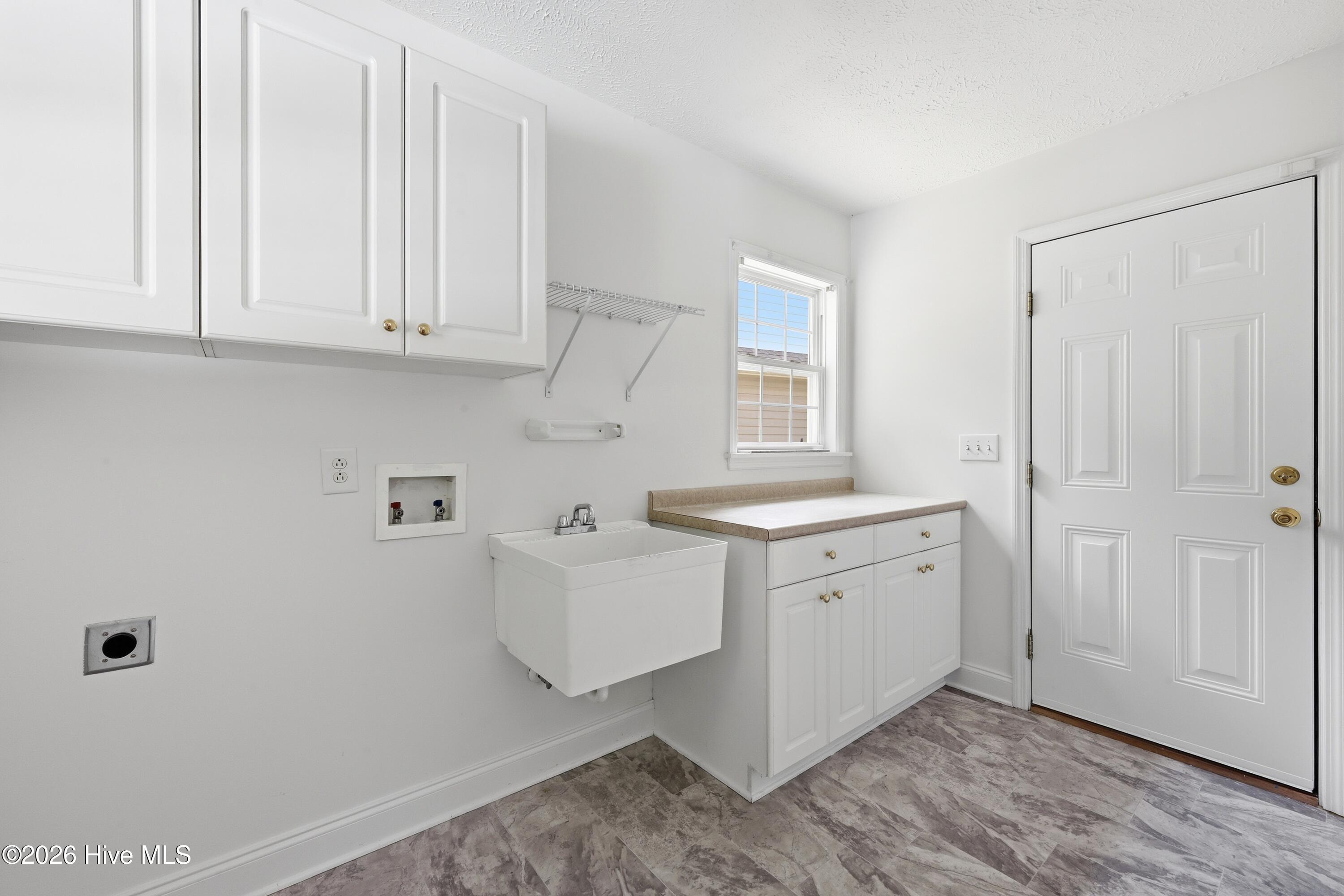 320 Neuchatel Road