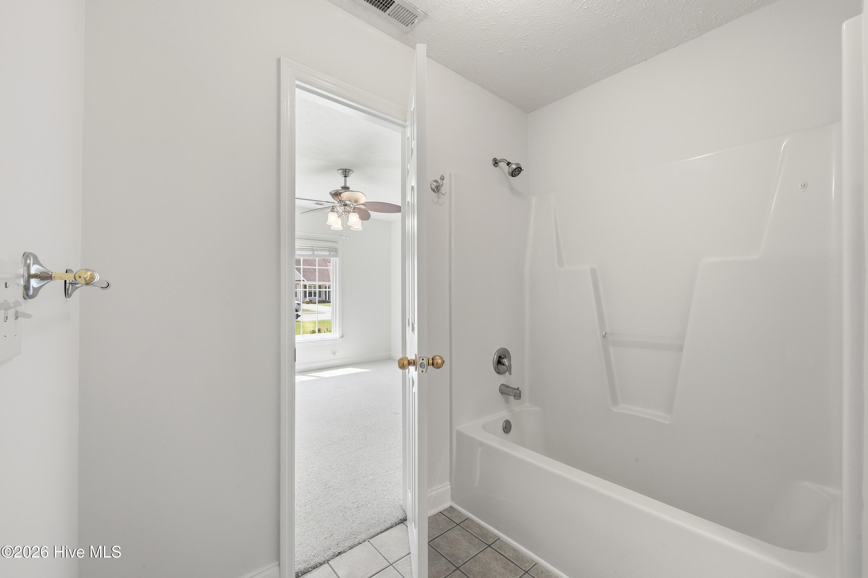 320 Neuchatel Road