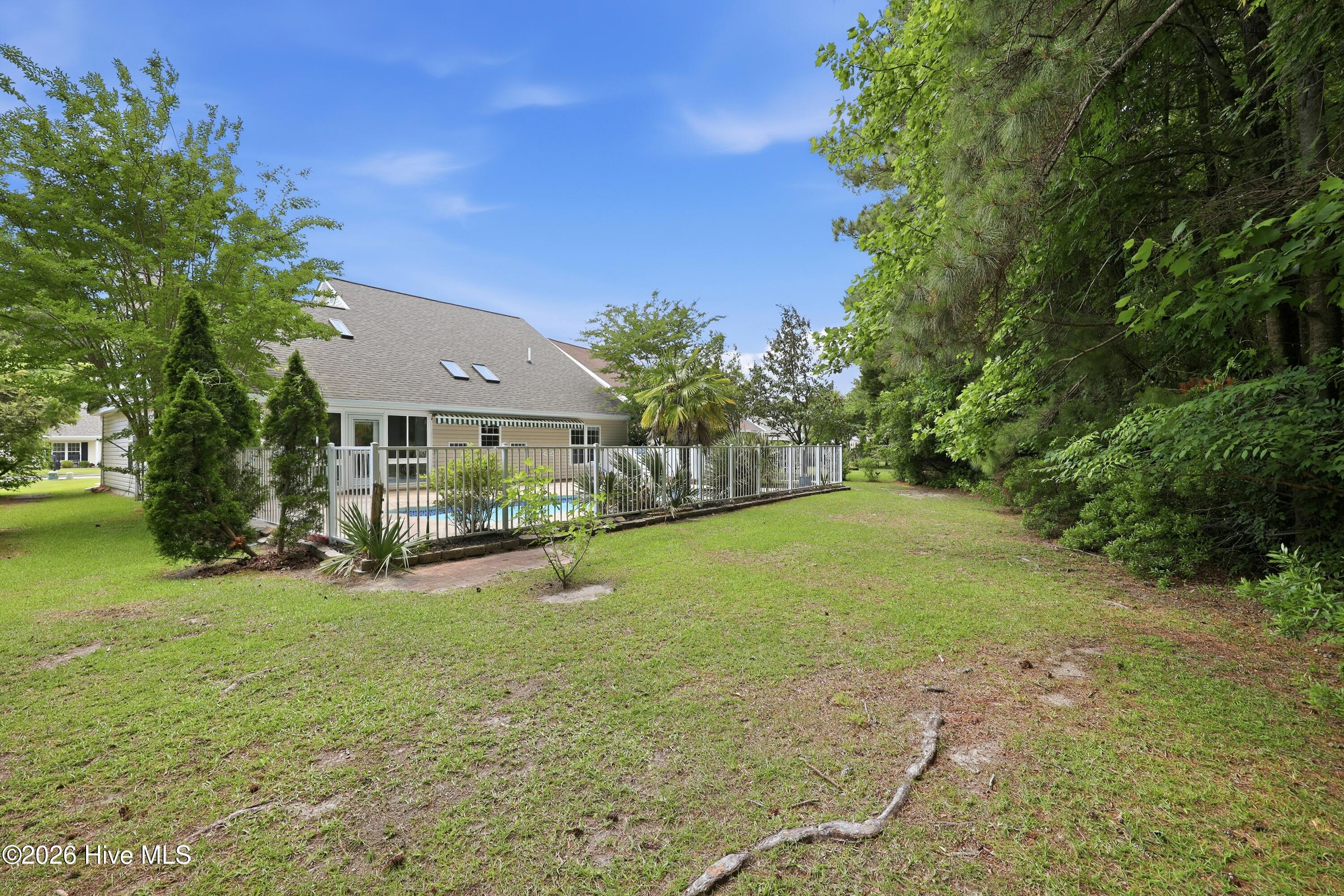 320 Neuchatel Road