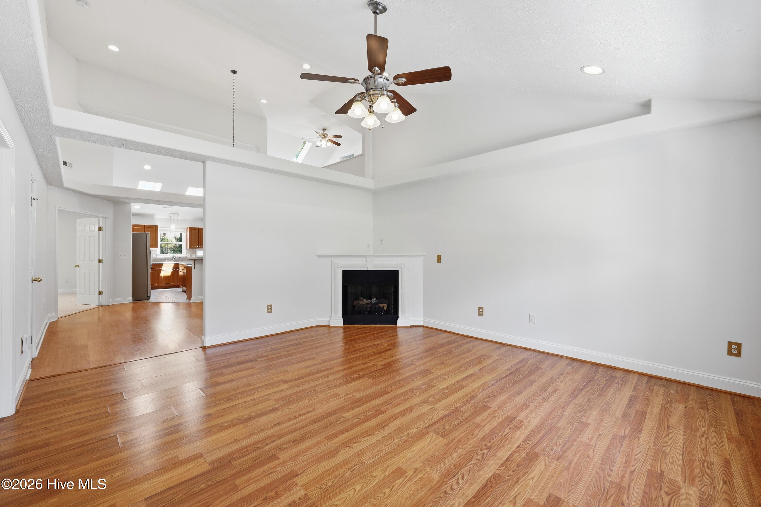 320 Neuchatel Road