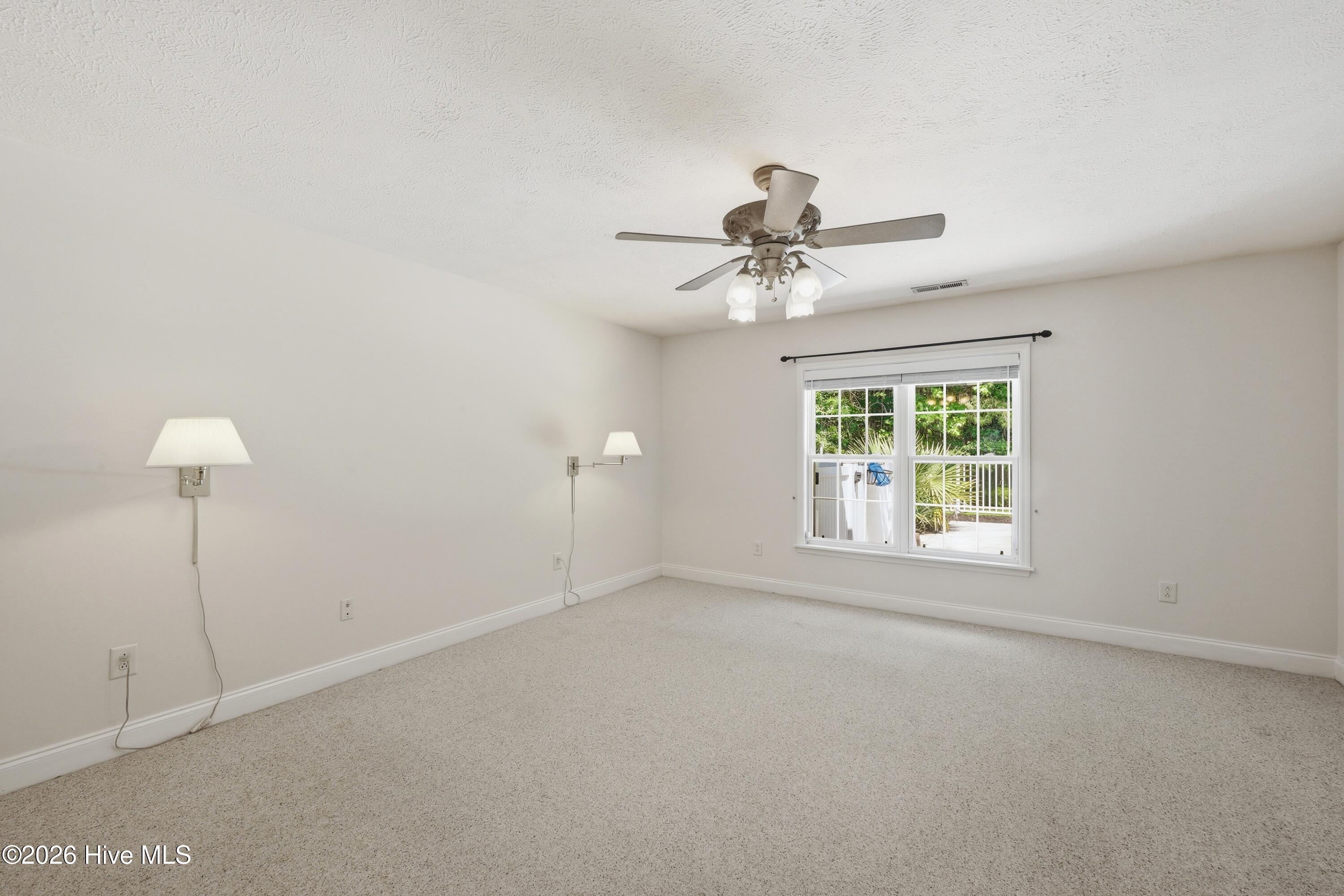 320 Neuchatel Road