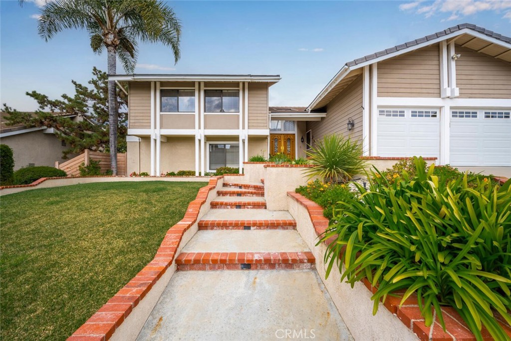 13242 La Quinta Street