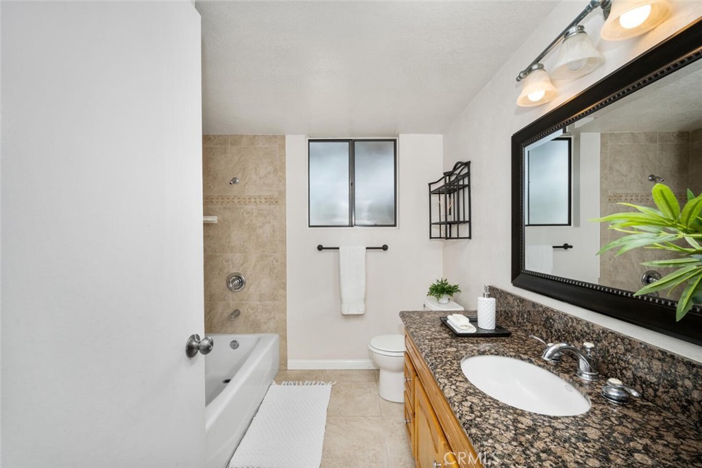 13242 La Quinta Street