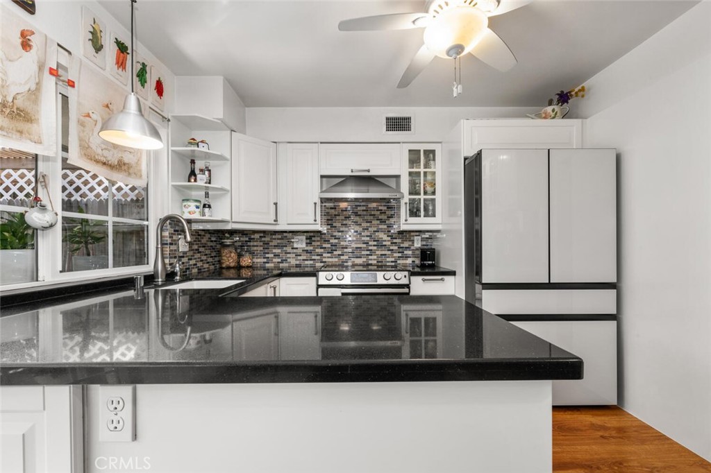 4122 Avenida Sevilla