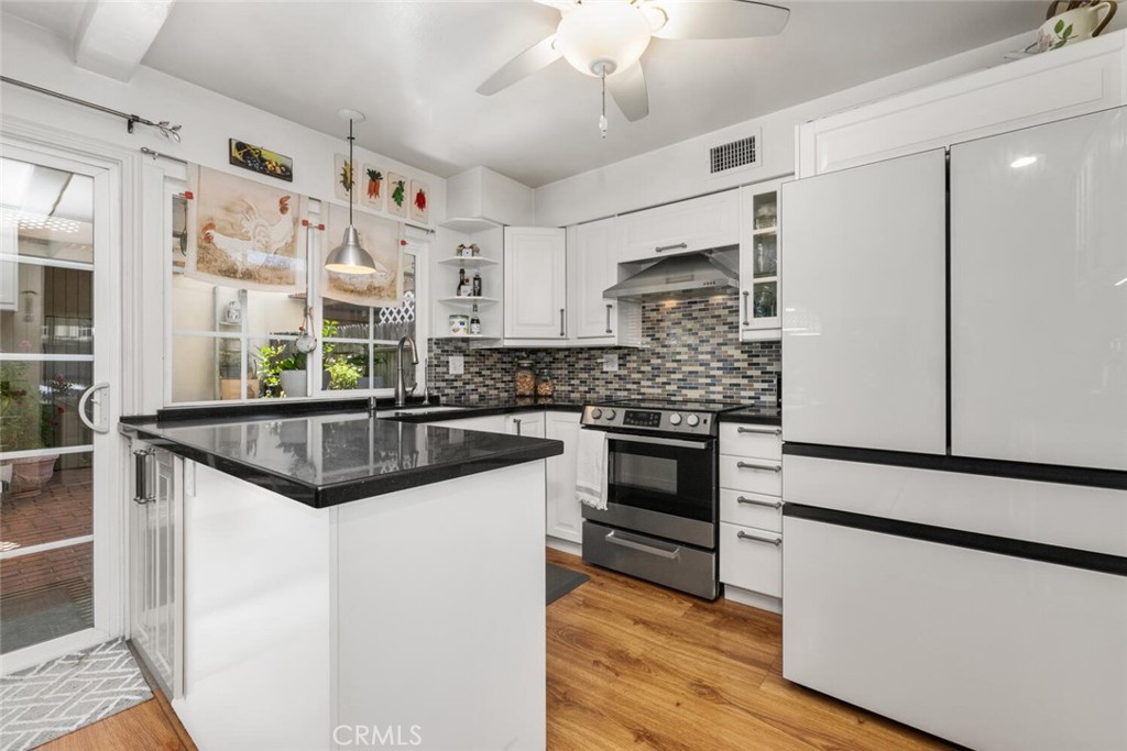 4122 Avenida Sevilla