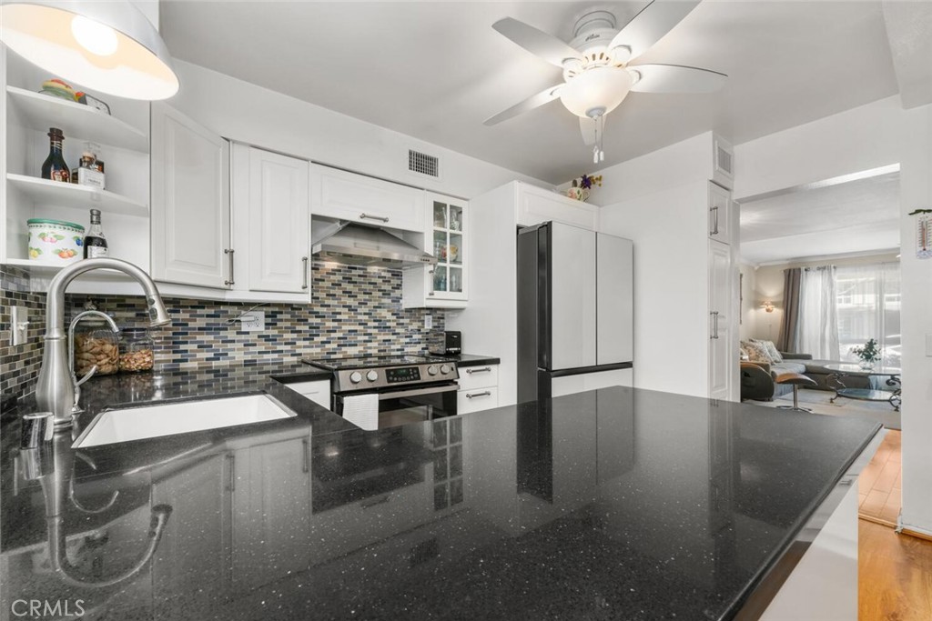 4122 Avenida Sevilla