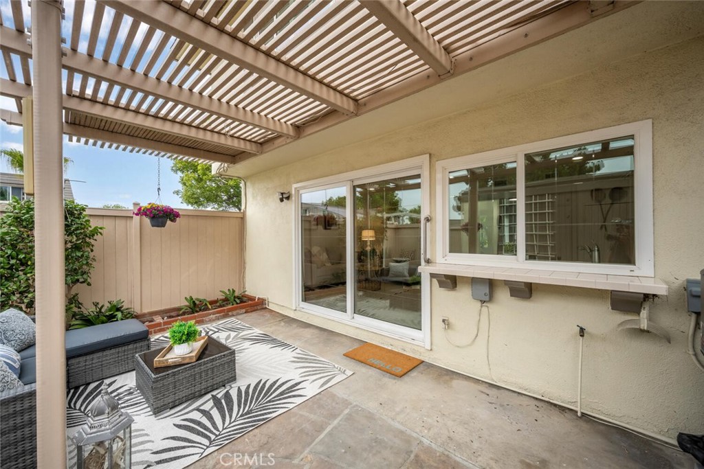4057 Via Encinas