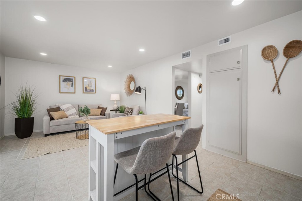 4057 Via Encinas