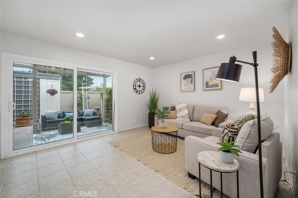 4057 Via Encinas