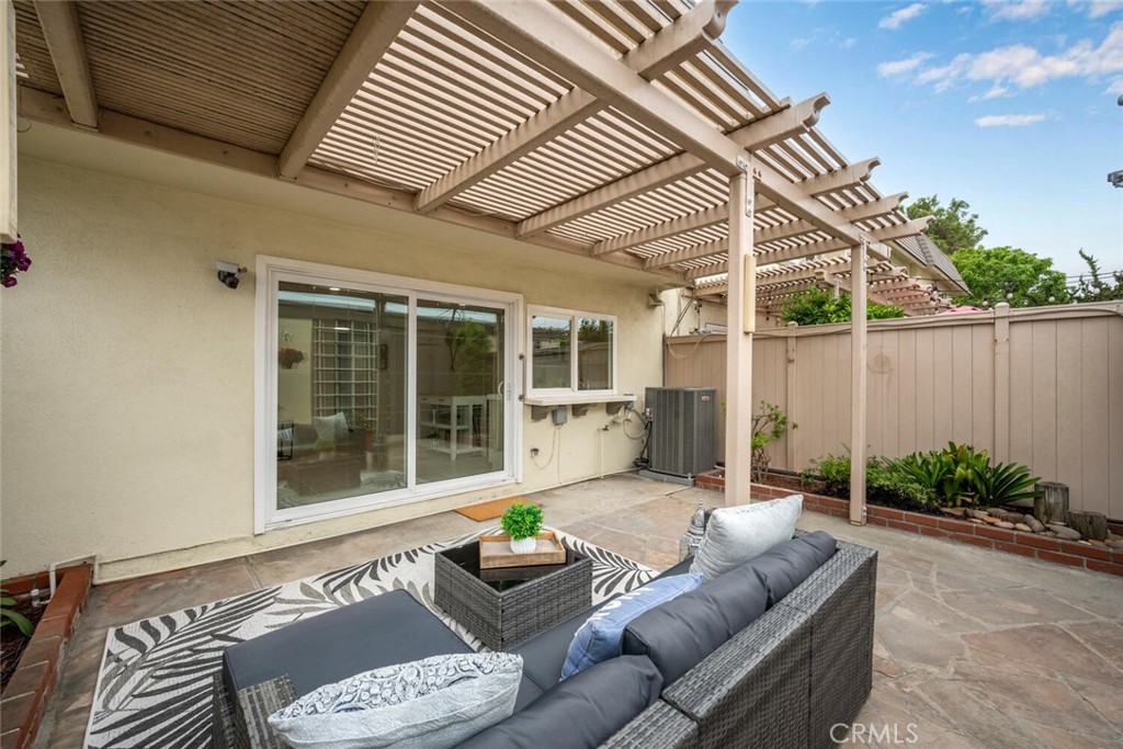 4057 Via Encinas