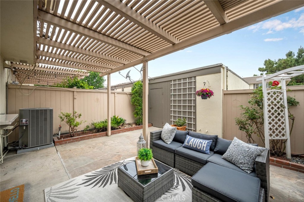 4057 Via Encinas