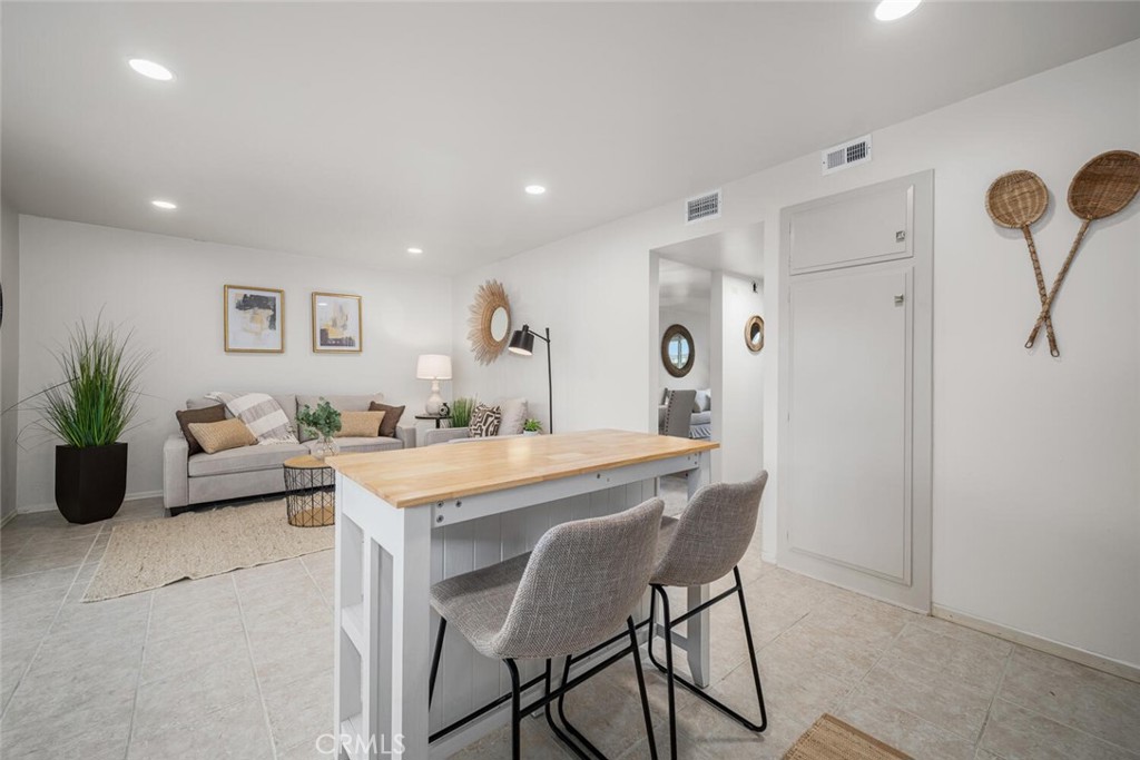 4057 Via Encinas