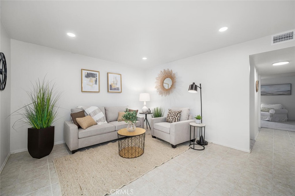4057 Via Encinas