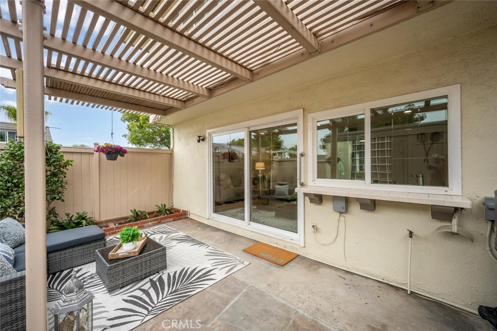 4057 Via Encinas