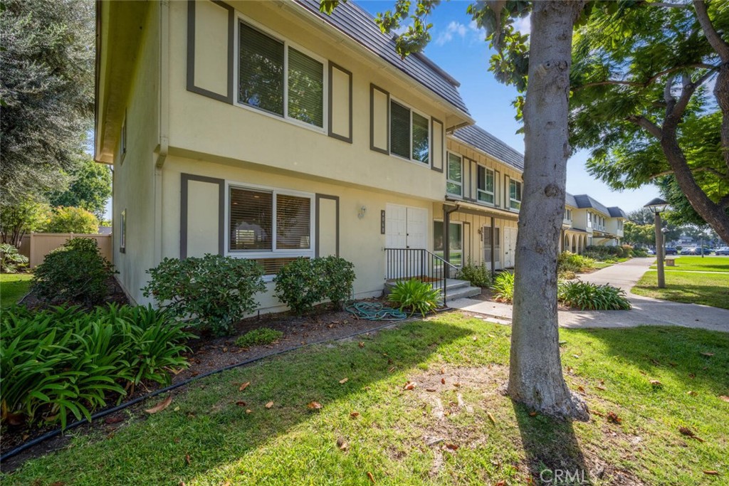 4068 Avenida Sevilla