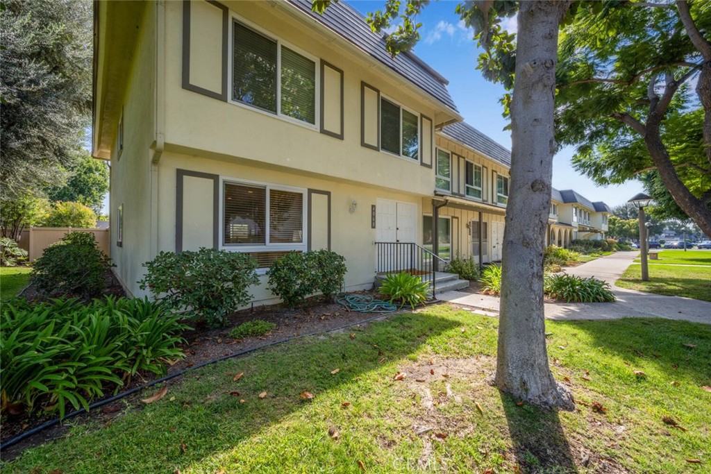 4068 Avenida Sevilla