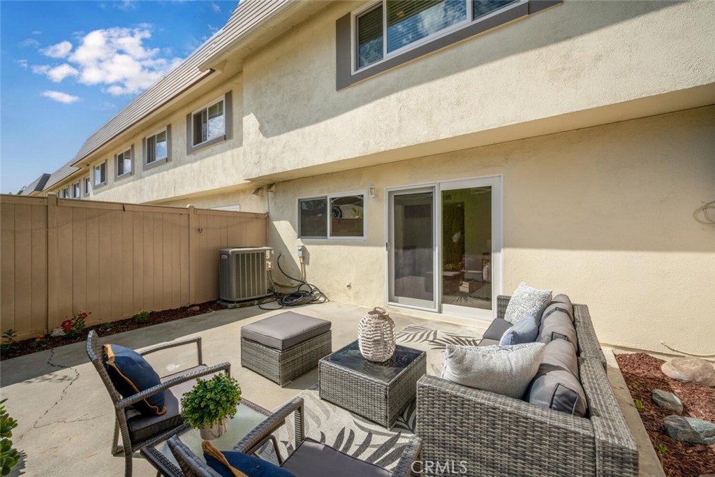 4068 Avenida Sevilla