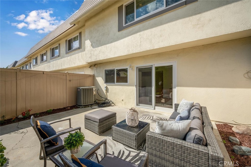 4068 Avenida Sevilla