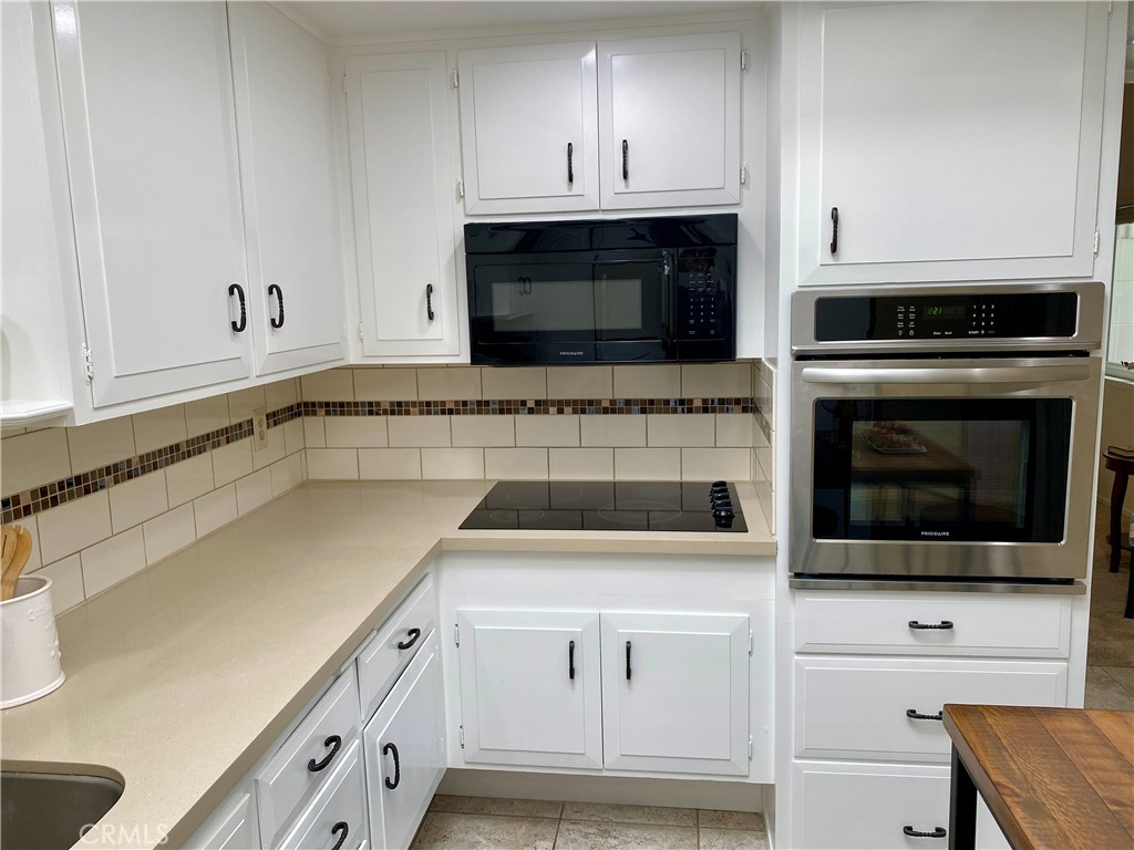 1241 Knollwood Rd, M4 46E