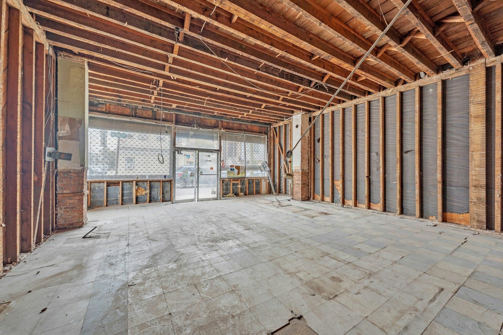 63 HUTTON ST