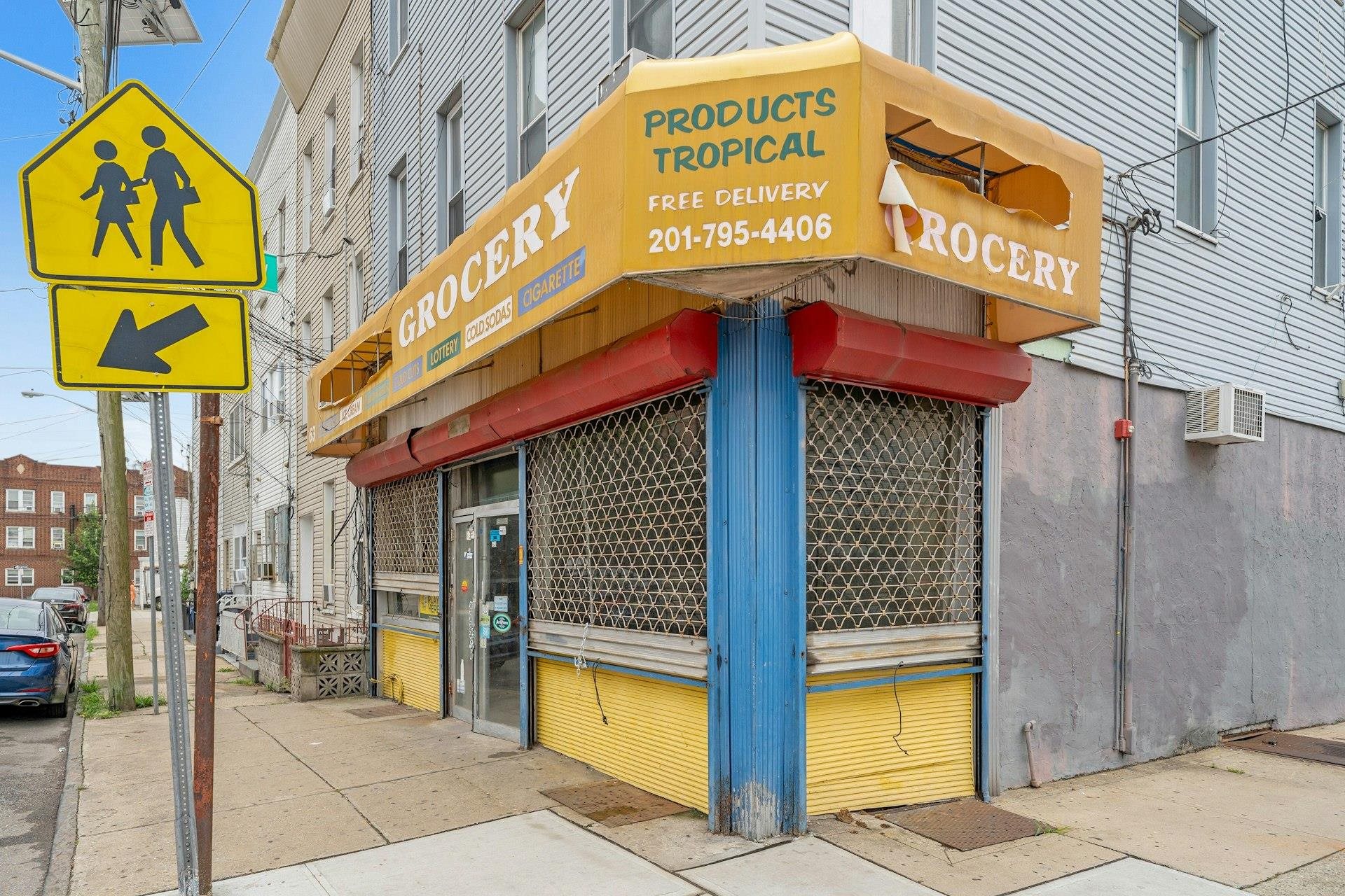 63 HUTTON ST